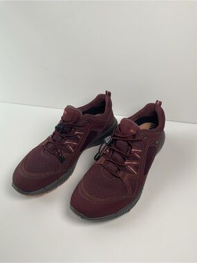 ECCO Burgundy Sneakers Women US 8 Gore-Tex Comfort Walking Shoes